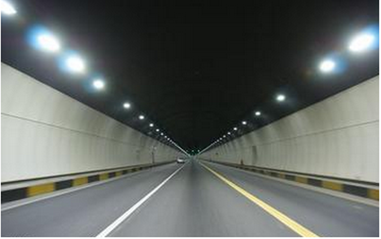 LED flood lights as tunnel lighting